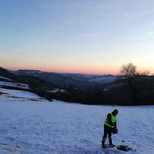 uomo sulla neve